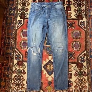 levi's busted knee jeans